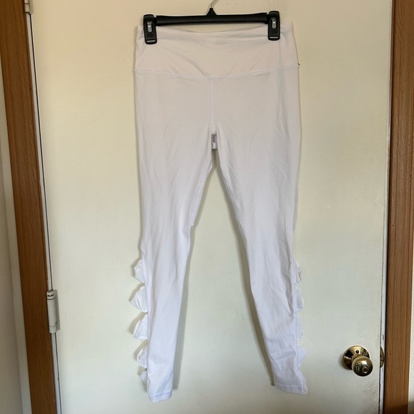 Victoria Secret Medium white leggings ankle with cutouts mess sides - Picture 1 of 6